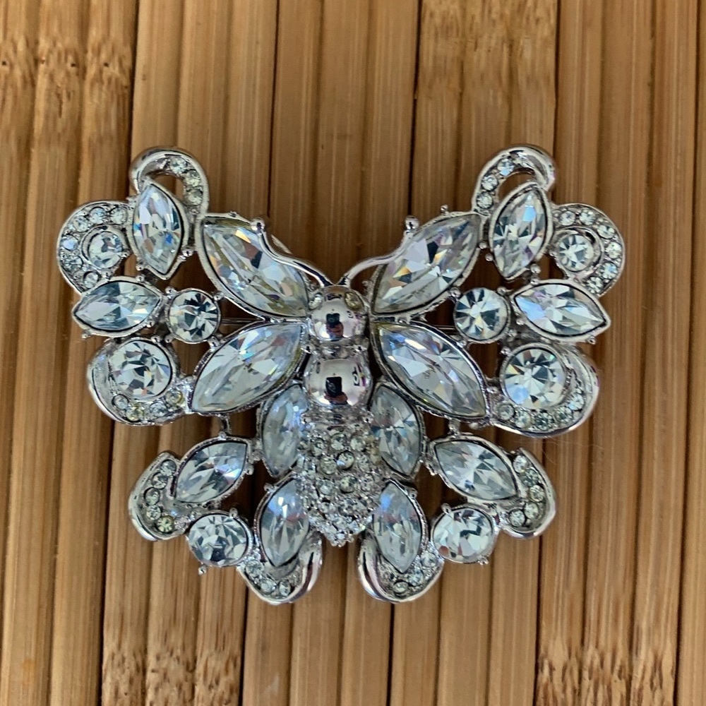 Fashion Butterfly Pin Brooch Silver Tone Clear Glass Rhinestones Costume Jewerly - Picture 6 of 8